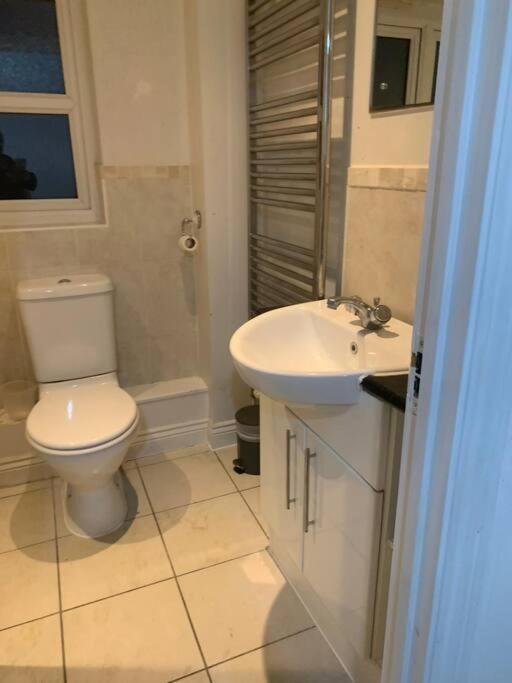 3 Bedroom Home Near Windsor Castle, Legoland, & Heathrow Slough Buitenkant foto